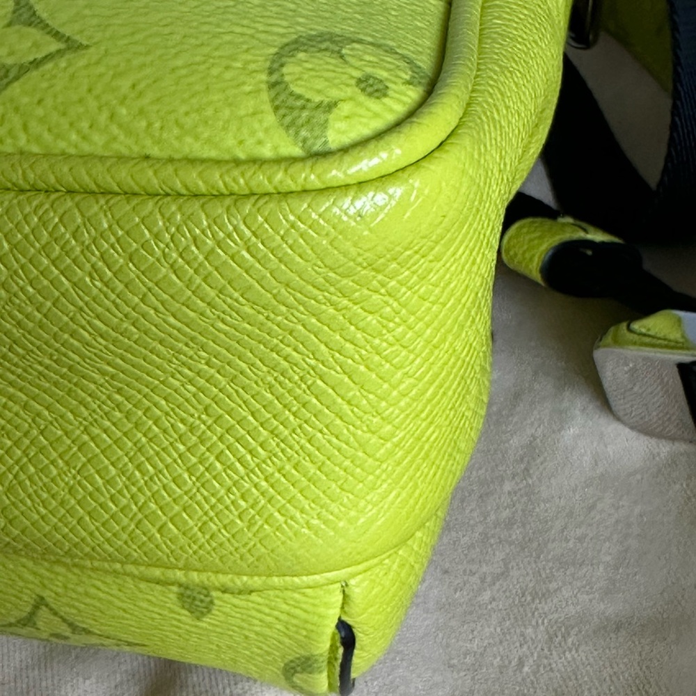 Louis Vuitton Vibrant Yellow Messenger Bag - Picture 10 of 11